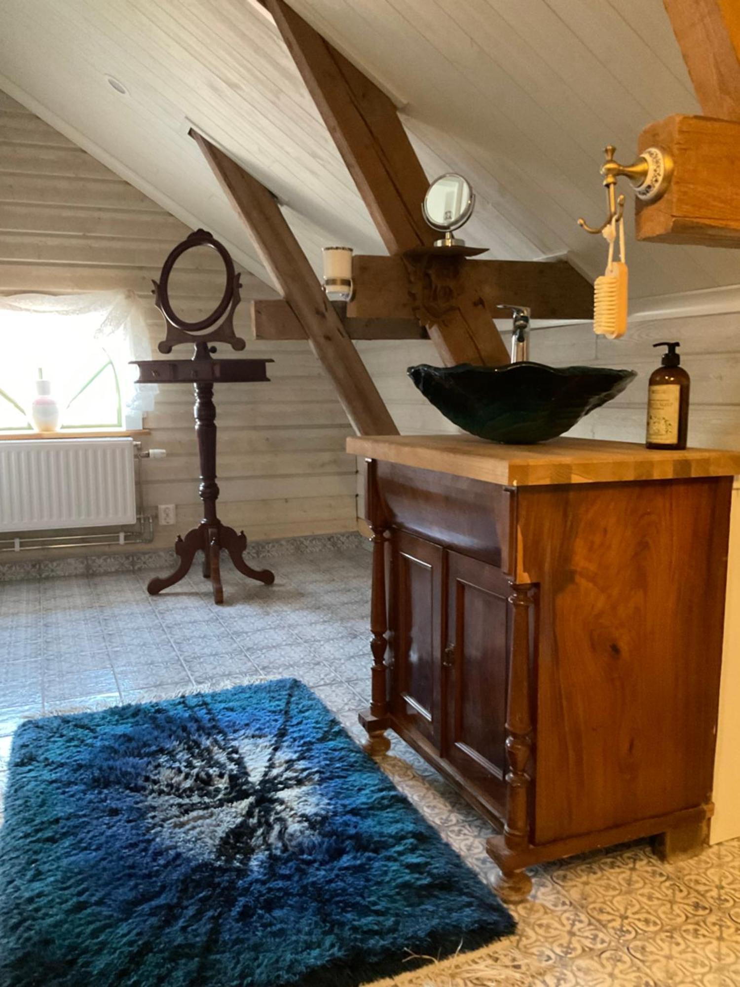 Snaellfaell Country Living - Akerbo Gard Charmigt Renoverad Flygel Kristinehamn Bagian luar foto